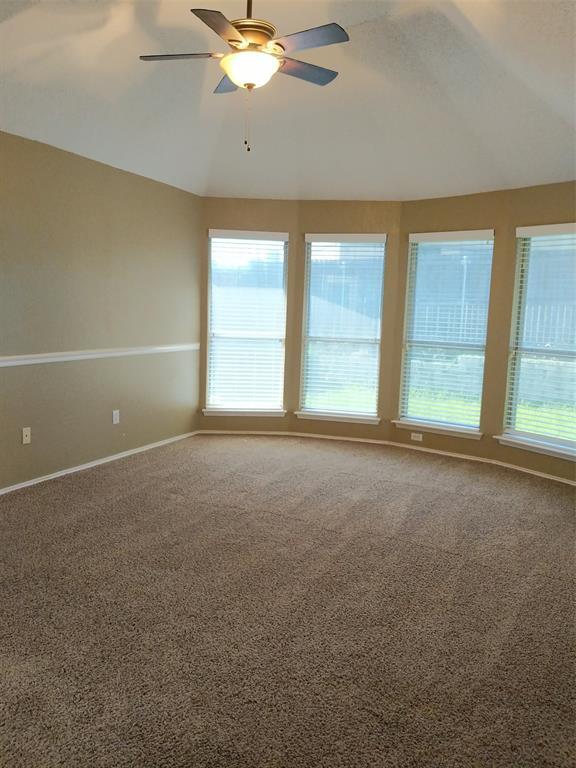 Building Photo - 2401 Creekhaven Dr