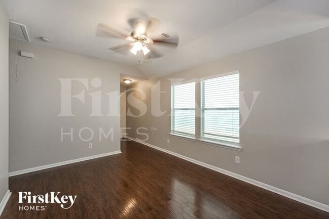 Foto del edificio - 6315 Austinville Dr
