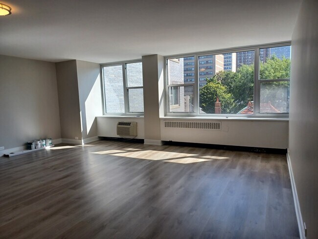 Foto del edificio - 4250 N Marine Dr