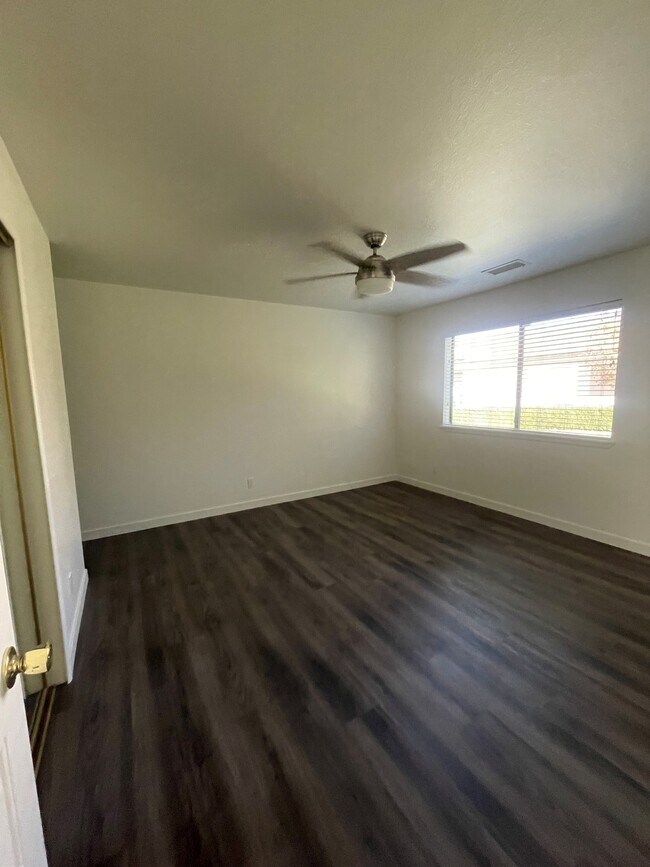 Building Photo - 309 Rim Rock Cir