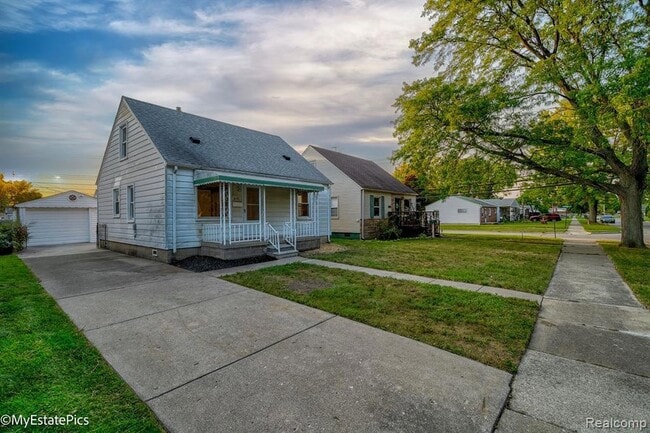 Photo - 6151 Helen St House