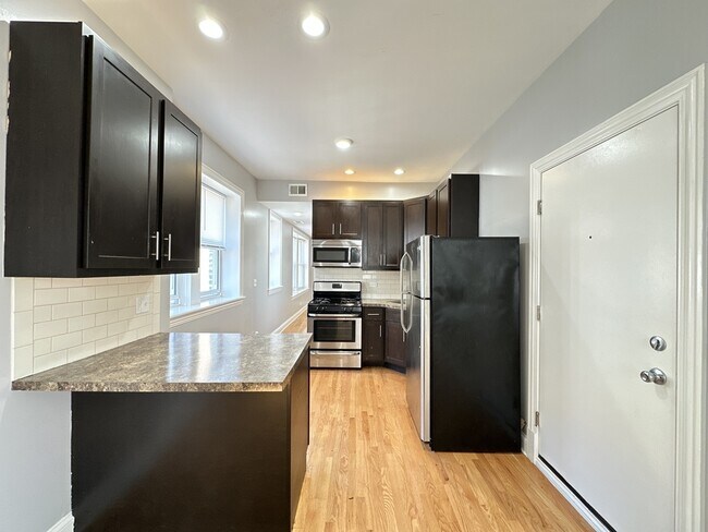 Foto del edificio - 4452 N Sheridan Rd