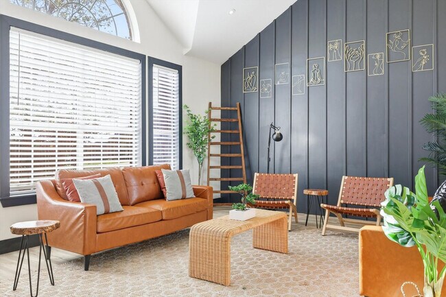 Foto del edificio - 6440 Knoll Ridge Dr