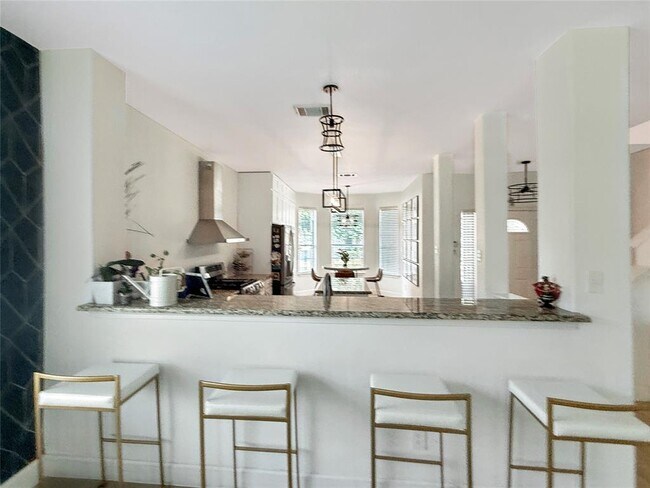 Building Photo - 803 Meadow Bluff Ct