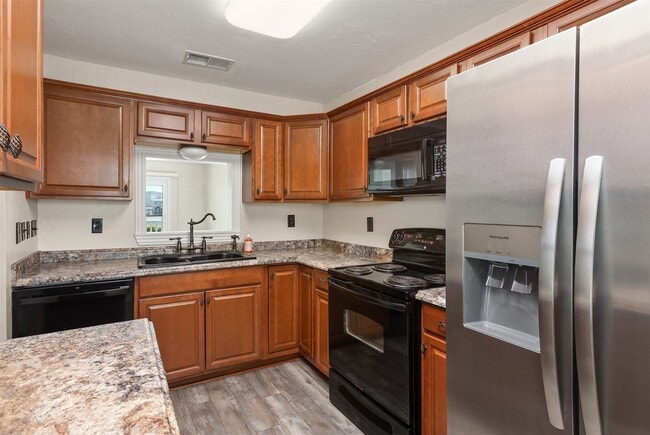 Building Photo - 500 Tiki Dr