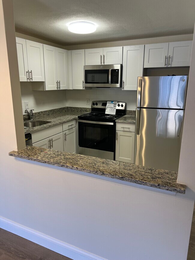 Building Photo - 245 Main St