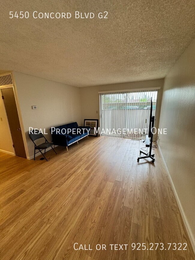 Foto del edificio - 5450 Concord Blvd