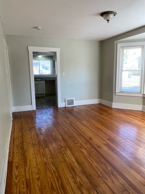 Building Photo - 97 Batavia St
