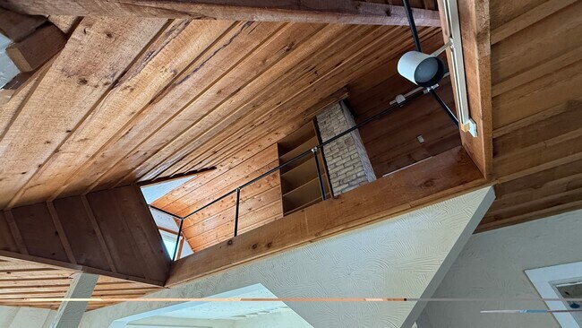 Loft - 528 E Glover Ave