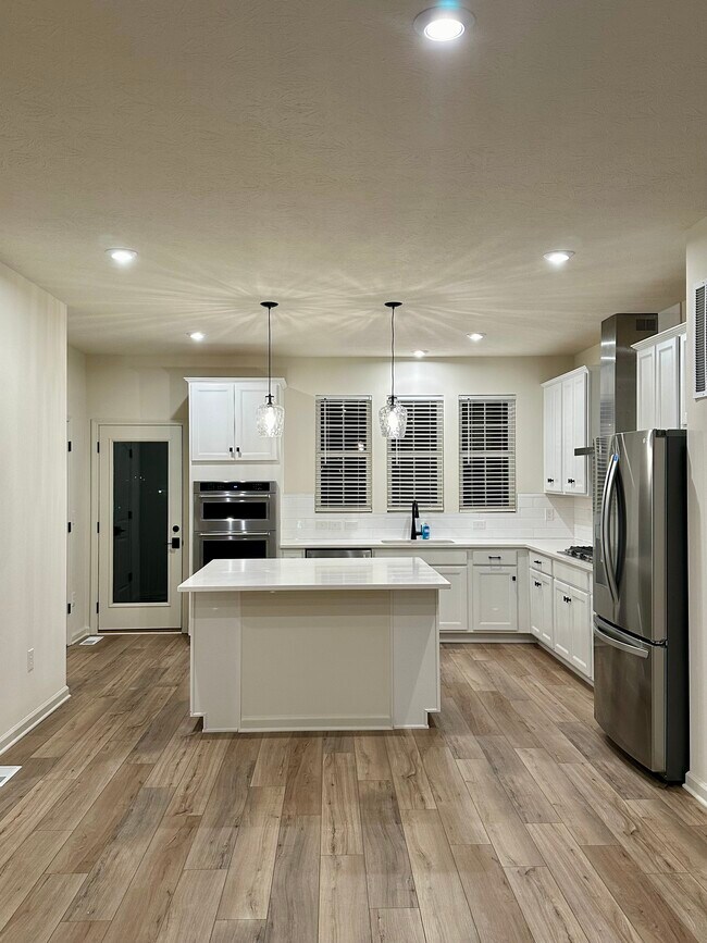Building Photo - 14576 Pomona Ln