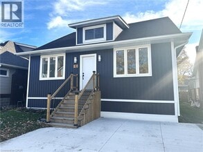 Building Photo - 10 Comet Ave