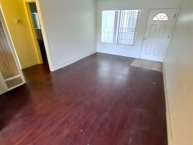 Foto del edificio - 1080 Temple Ave