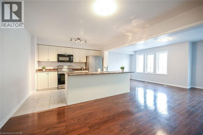 Building Photo - 7 Sirente Dr