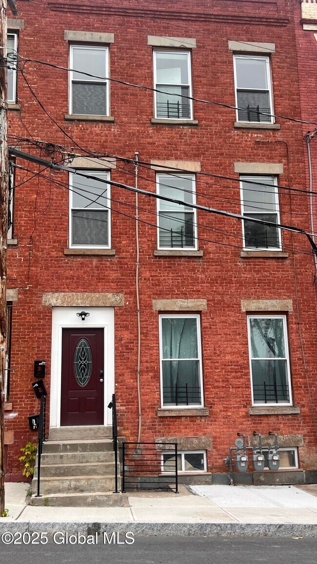 Building Photo - 15 Delaware St