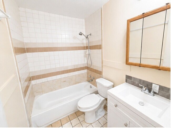 Foto del edificio - Available now!  Freshly updated paired home