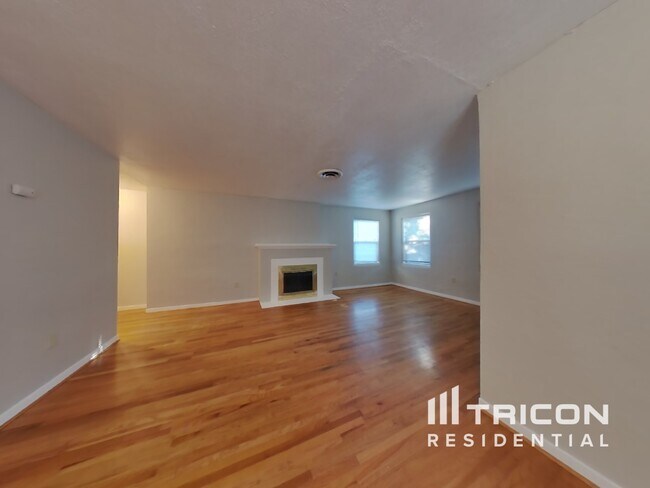 Building Photo - 342 Camellia Way