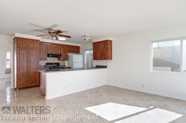 Building Photo - 11344 Calle Jalapa