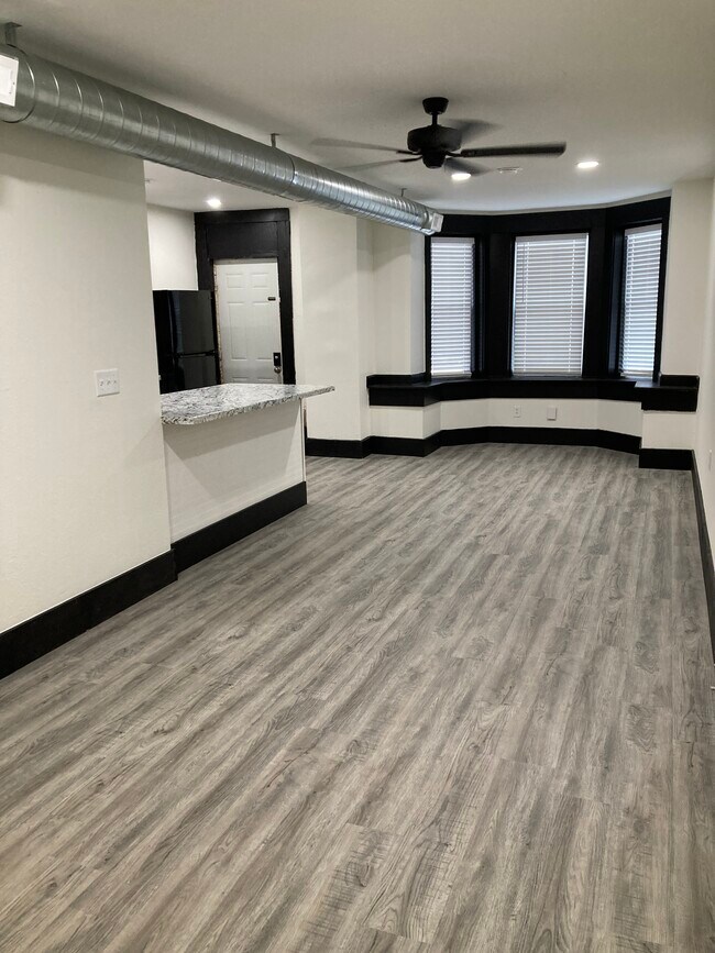 Foto del edificio - 1535 Bluff St