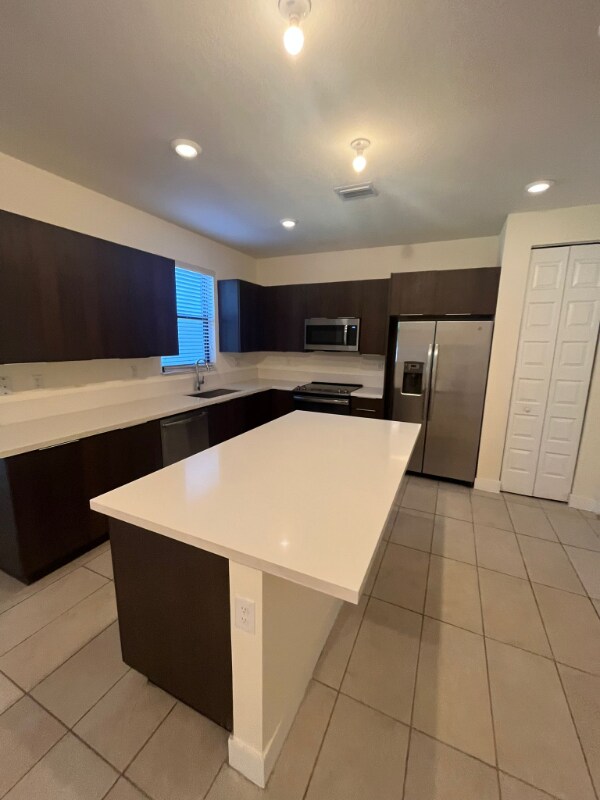Foto del edificio - 8154 NW 114th Pl