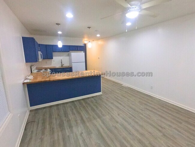 Photo - 3706 N Kenwood Ave Apartment