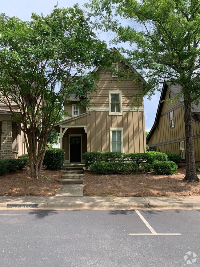 Building Photo - Super Cute Creekside Cottage