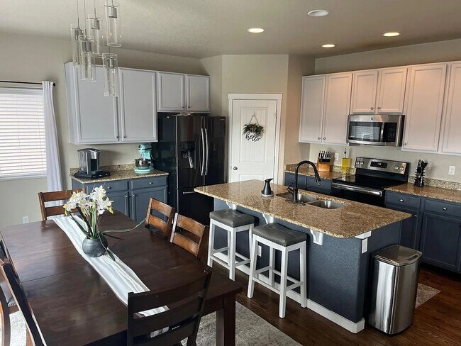 Foto del edificio - 7691 Barraport Dr