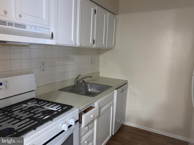 Foto del edificio - 1811 Snow Meadow Ln
