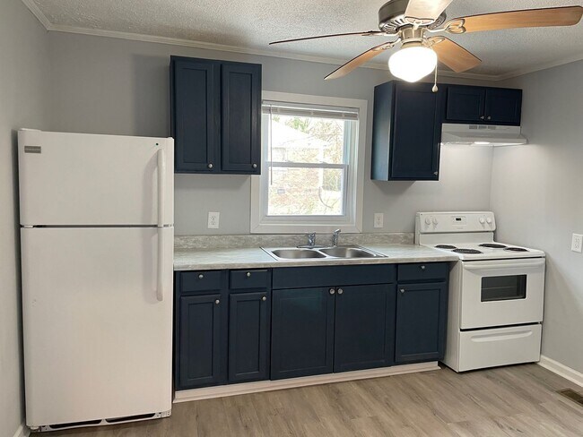 Foto del edificio - 2 BED 1 BATH HOME