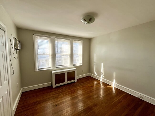 Foto del edificio - 4129 Gilham St