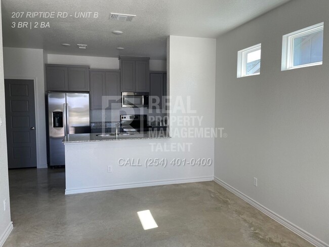 Building Photo - 207 Riptide Rd