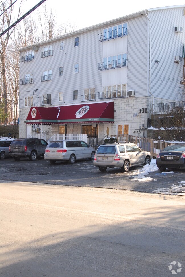 Building Photo - 131 Acres Rd