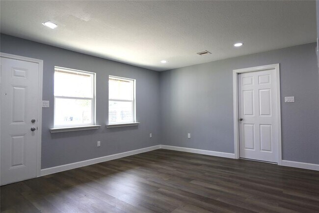 Foto del edificio - 4517 Brinkley St