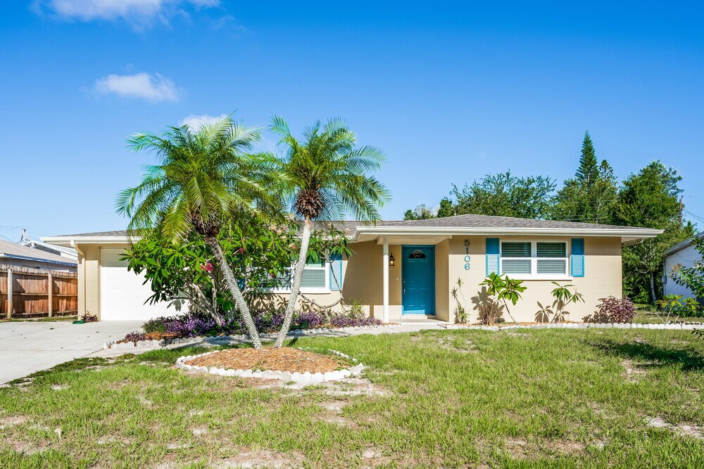 Foto principal - 5106 19th St W