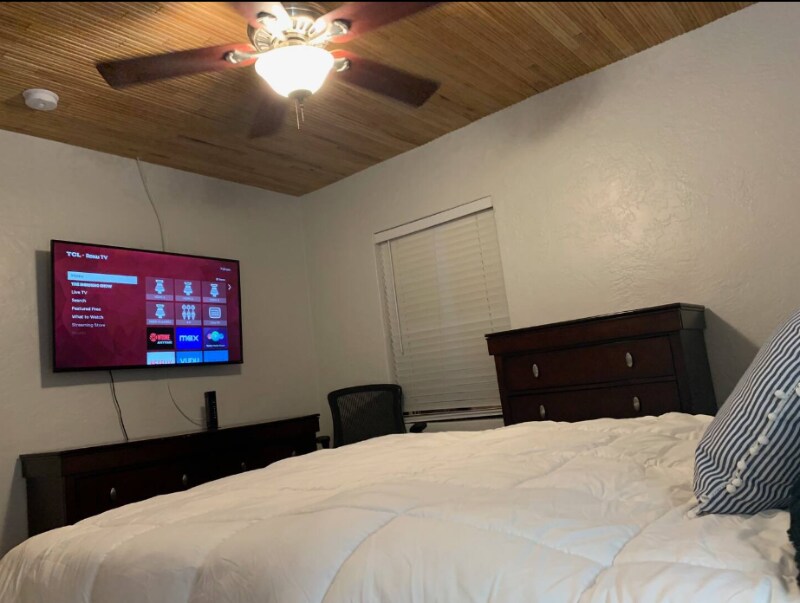 Foto principal - 1720 N Whittier Dr