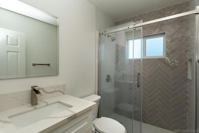 Foto del edificio - 3204 Collier Ave