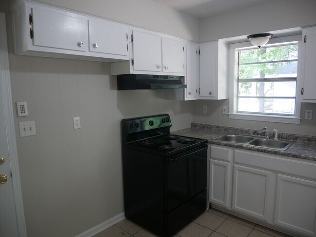 Photo - 8015 Ashbrook Dr House