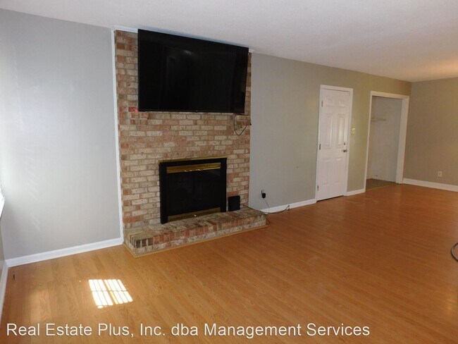 Building Photo - 3 br, 1.5 bath House - 600 W Grantham Road