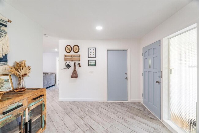 Building Photo - 1001 Grovewood Ct