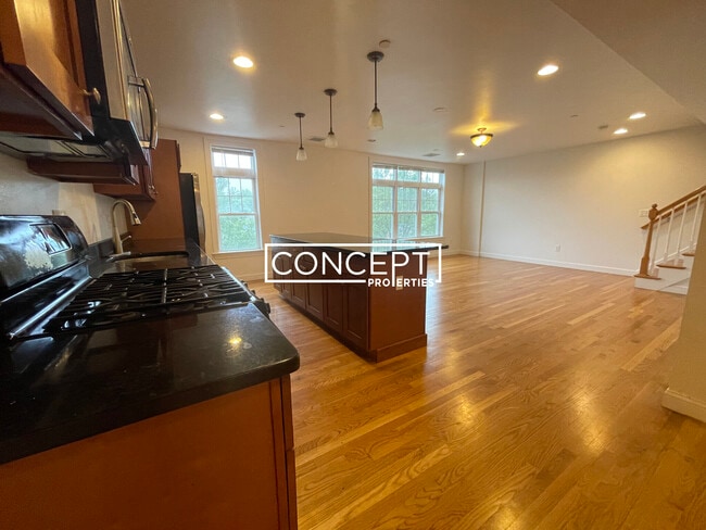 Foto del edificio - 53 Circuit St