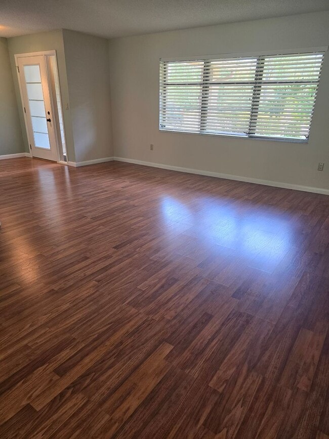 Building Photo - Gorgeous and Huge 2/2/2 in Sugarmill Woods!!!