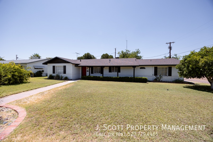 Primary Photo - 723 W Cactus Wren Dr