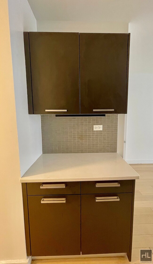 Foto del edificio - East 39th Street--No Broker Fee
