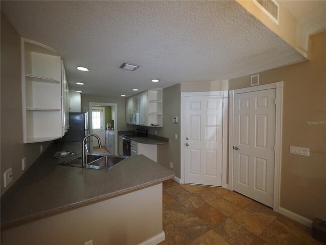 Building Photo - 1649 Napoli Dr W