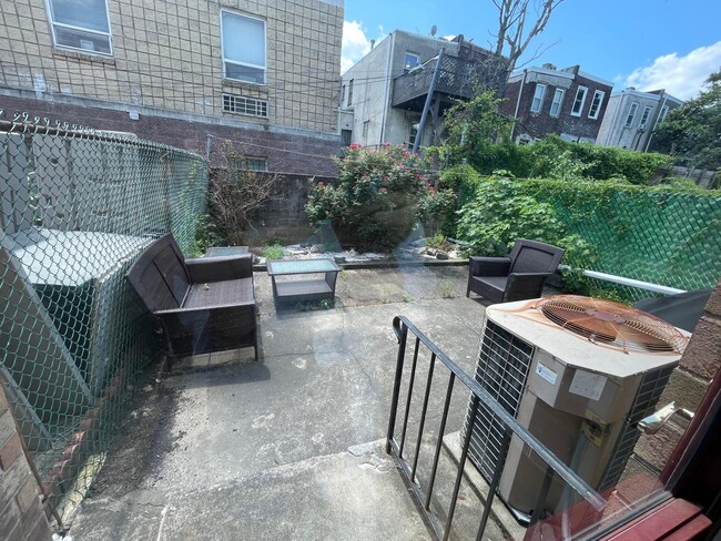 Building Photo - 1240 S Melville St