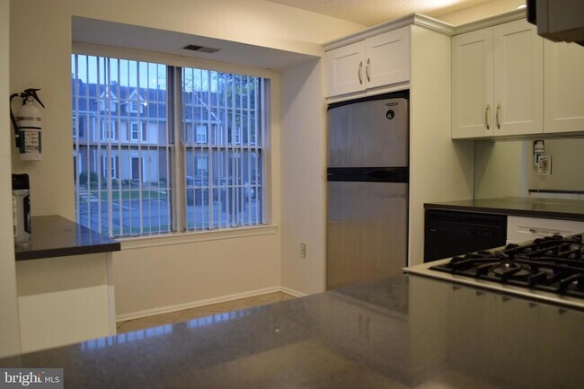 Foto del edificio - 57 Goodwin Dr