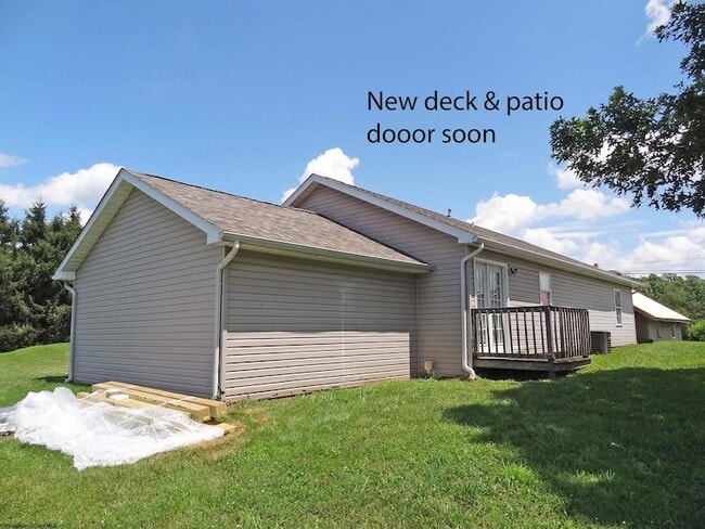 Building Photo - 1002 Bakers Ridge Rd