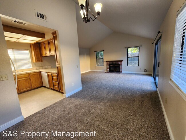 Foto del edificio - 4 br, 3 bath House - 631 Hanisch Drive
