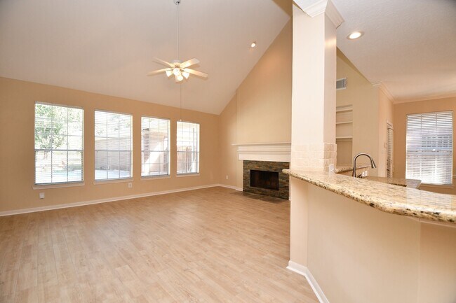 Foto del edificio - 5322 Pebble Way Ln