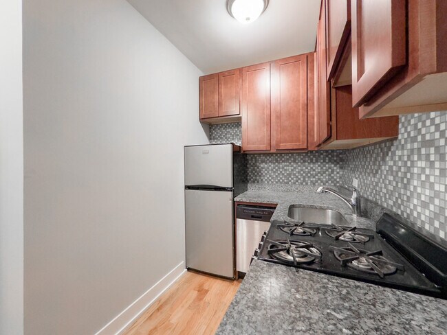 Building Photo - 834 W Wolfram St