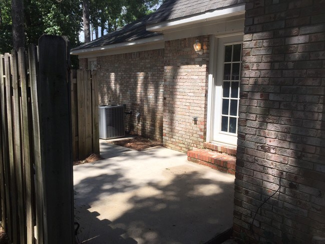 Building Photo - 15002 Glory Dr SE